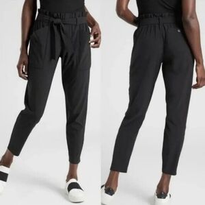 EUC Athleta Skyline II‎ Paperbag High-Rise Tapered Pants Black Size 0